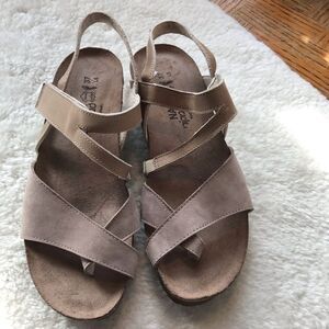 Naot 37 Tan Nubuck Strappy Sandal